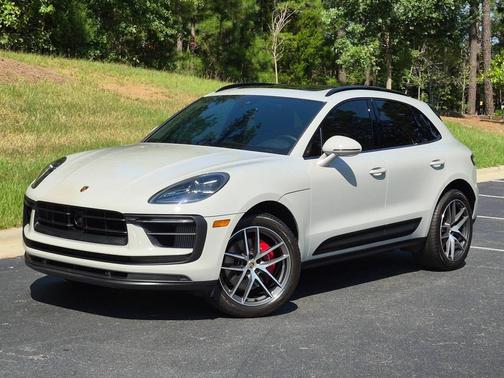 Chalk 2024 Porsche Macan