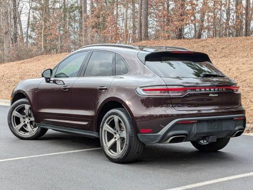 2025 Porsche Macan 