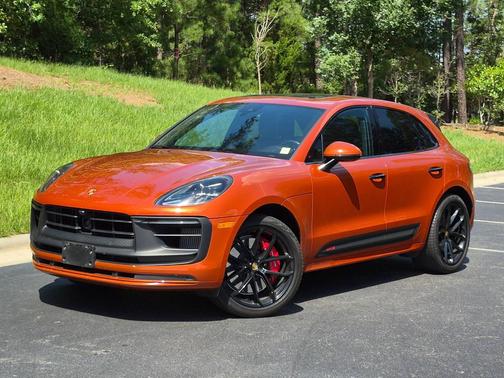 Papaya Metallic 2023 Porsche Macan