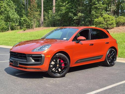 Papaya Metallic 2023 Porsche Macan
