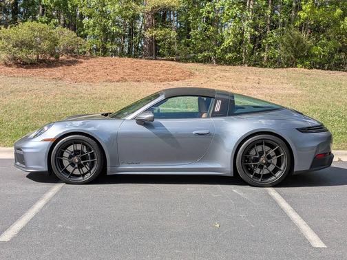 Vanadium Grey Metallic 2025 Porsche 911
