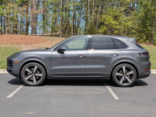 Quartzite Grey Metallic 2025 Porsche Cayenne