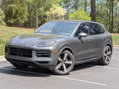 Quartzite Grey Metallic 2025 Porsche Cayenne