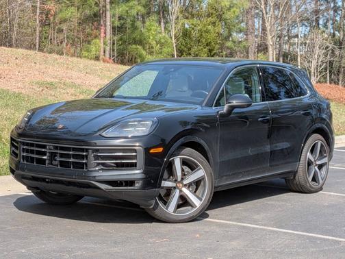 Chromite Black Metallic 2025 Porsche Cayenne