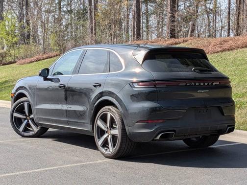Chromite Black Metallic 2025 Porsche Cayenne