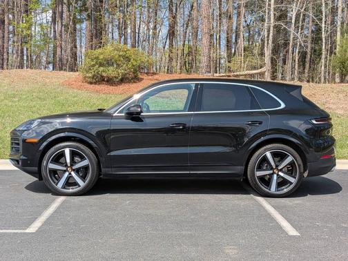 Chromite Black Metallic 2025 Porsche Cayenne