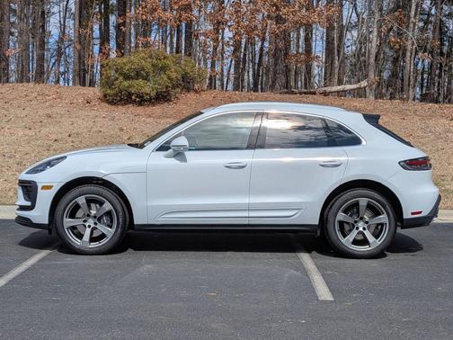 2025 Porsche Macan 