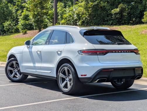 2025 Porsche Macan 