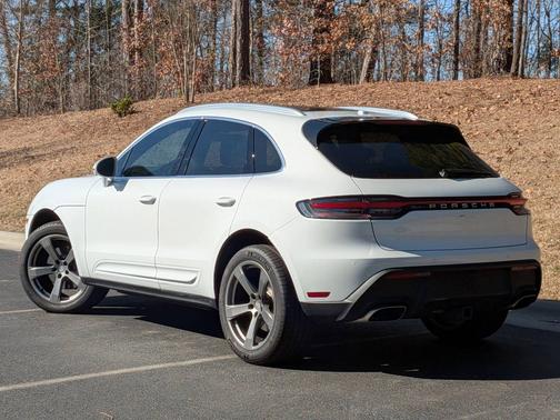 2025 Porsche Macan 