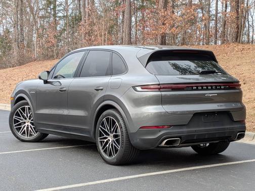 2025 Porsche Cayenne 
