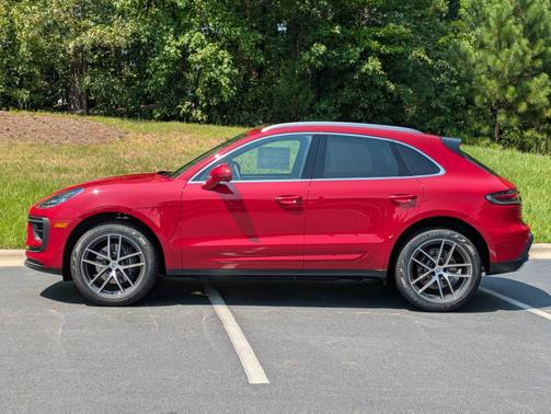 2025 Porsche Macan 