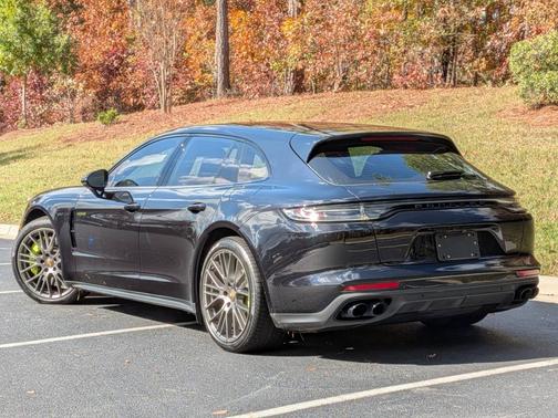 2023 Porsche Panamera 