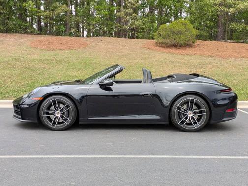 Jet Black Metallic 2025 Porsche 911