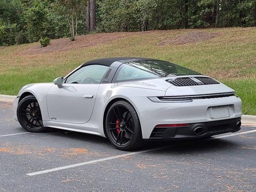Chalk 2023 Porsche 911