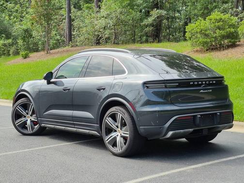 Volcano Grey Metallic 2025 Porsche Macan