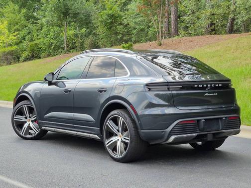 Volcano Grey Metallic 2025 Porsche Macan