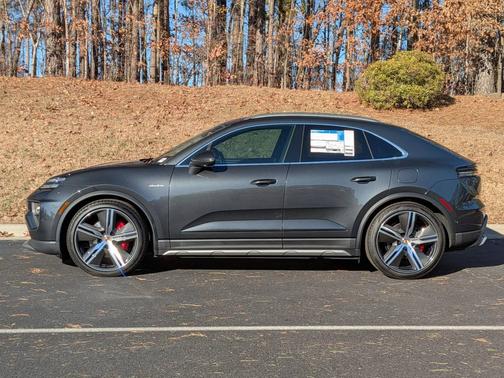 Volcano Grey Metallic 2025 Porsche Macan