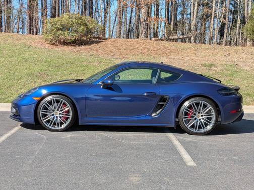 2025 Porsche 718 Cayman 