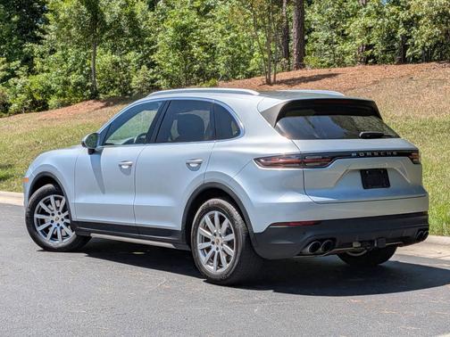 Dolomite Silver Metallic 2021 Porsche Cayenne