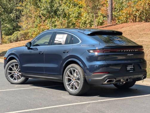 Algarve Blue Metallic 2026 Porsche Cayenne