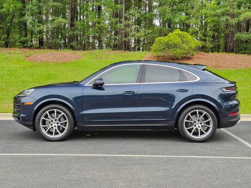 Algarve Blue Metallic 2026 Porsche Cayenne