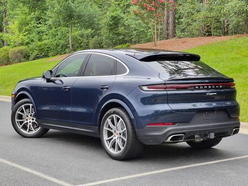 Algarve Blue Metallic 2026 Porsche Cayenne