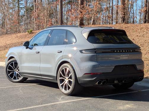 2024 Porsche Cayenne 