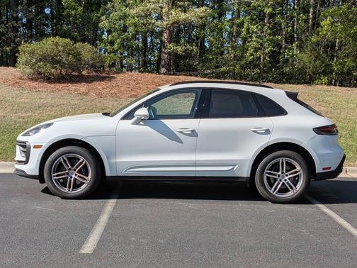 White 2023 Porsche Macan