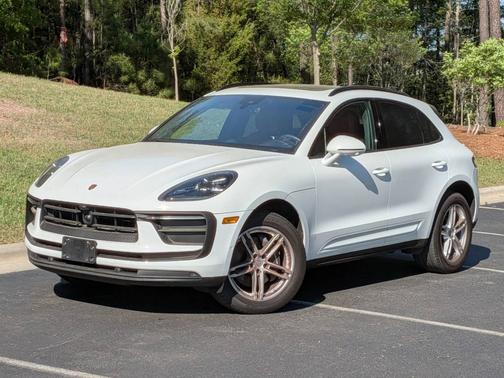 White 2023 Porsche Macan