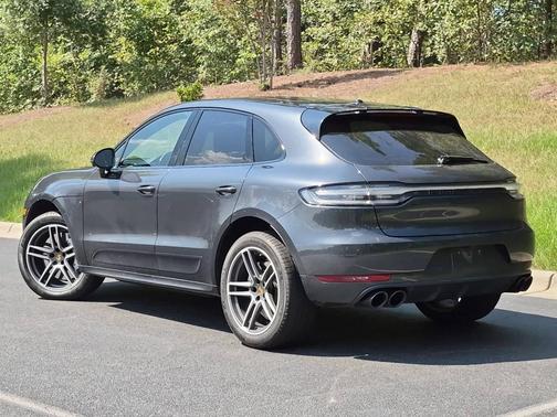 Vulcano Gray Metallic 2021 Porsche Macan