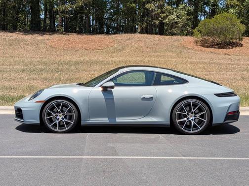 Shade Green Metallic 2025 Porsche 911
