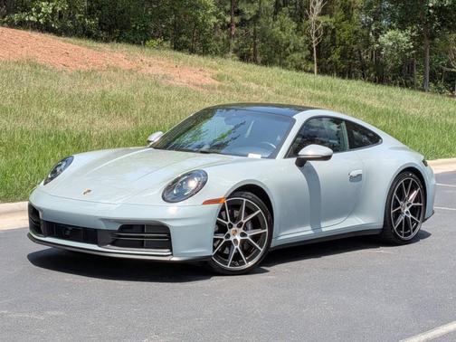 Shade Green Metallic 2025 Porsche 911