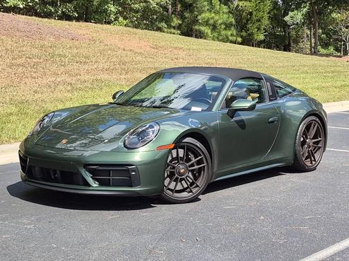 Paint to Sample: Oakgreenmetallic 2024 Porsche 911