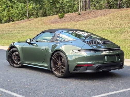Paint to Sample: Oakgreenmetallic 2024 Porsche 911