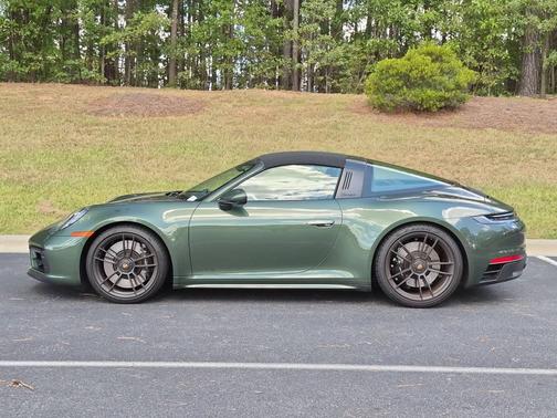 Paint to Sample: Oakgreenmetallic 2024 Porsche 911
