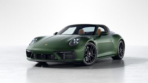 Paint to Sample: Oakgreenmetallic 2024 Porsche 911