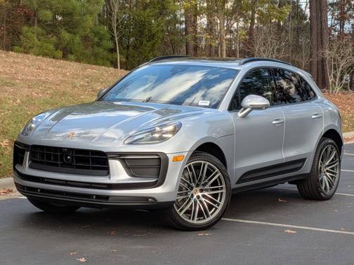 Dolomite Silver Metallic 2026 Porsche Macan