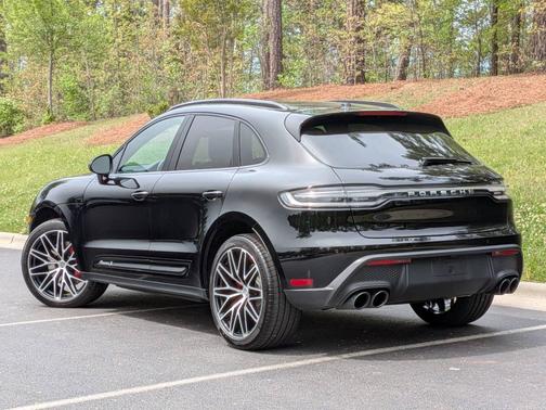 2026 Porsche Macan 