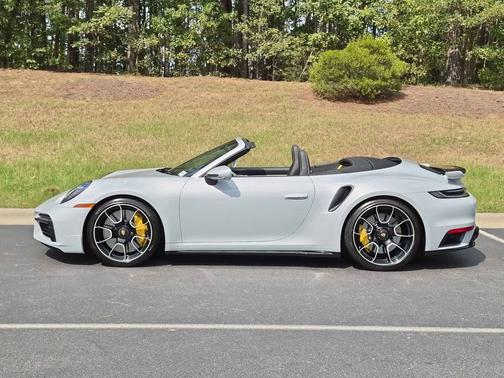 Ice Grey Metallic 2024 Porsche 911