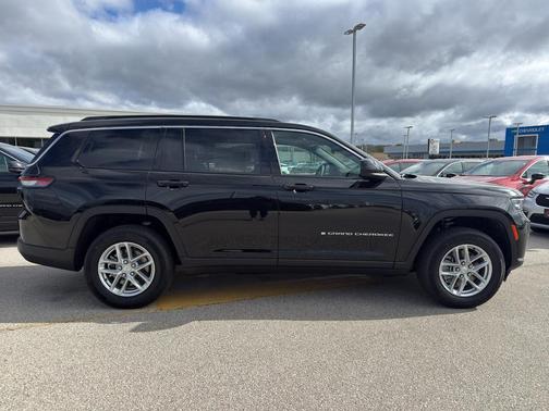 Diamond Black 2026 Jeep Grand Cherokee L Laredo
