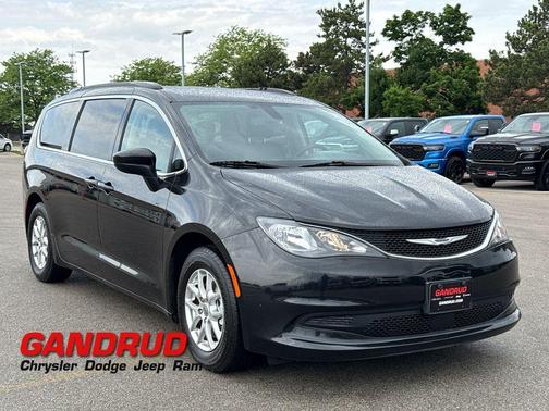 2021 Chrysler Voyager LXI