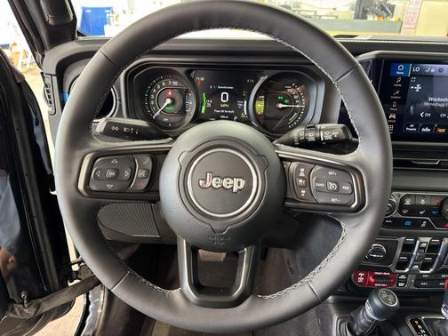 Black Clearcoat 2025 Jeep Wrangler 4xe Rubicon