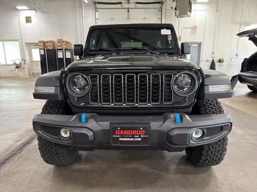 Black Clearcoat 2025 Jeep Wrangler 4xe Rubicon