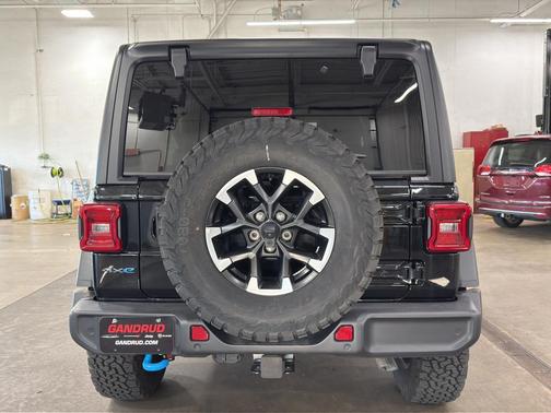 Black Clearcoat 2025 Jeep Wrangler 4xe Rubicon