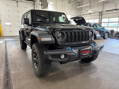 Black Clearcoat 2025 Jeep Wrangler 4xe Rubicon