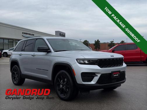 2025 Jeep Grand Cherokee Laredo