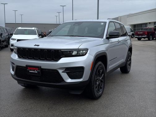2025 Jeep Grand Cherokee Laredo