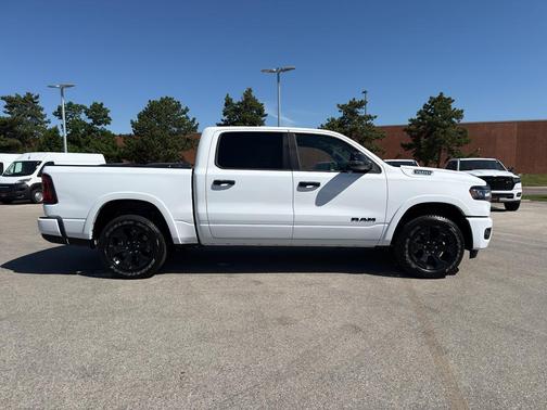 Bright White Clearcoat 2026 RAM 1500 Big Horn