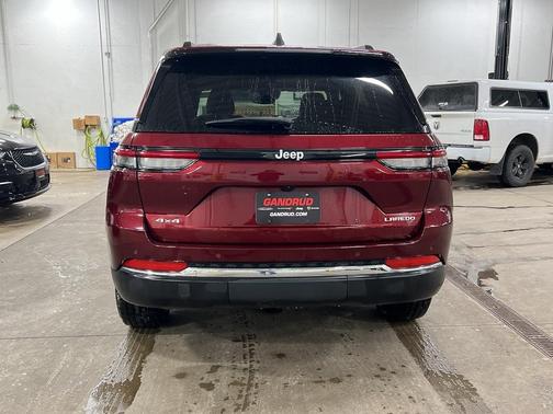2024 Jeep Grand Cherokee Laredo