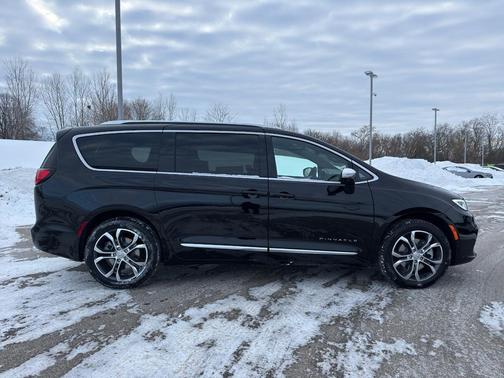 2026 Chrysler Pacifica Pinnacle